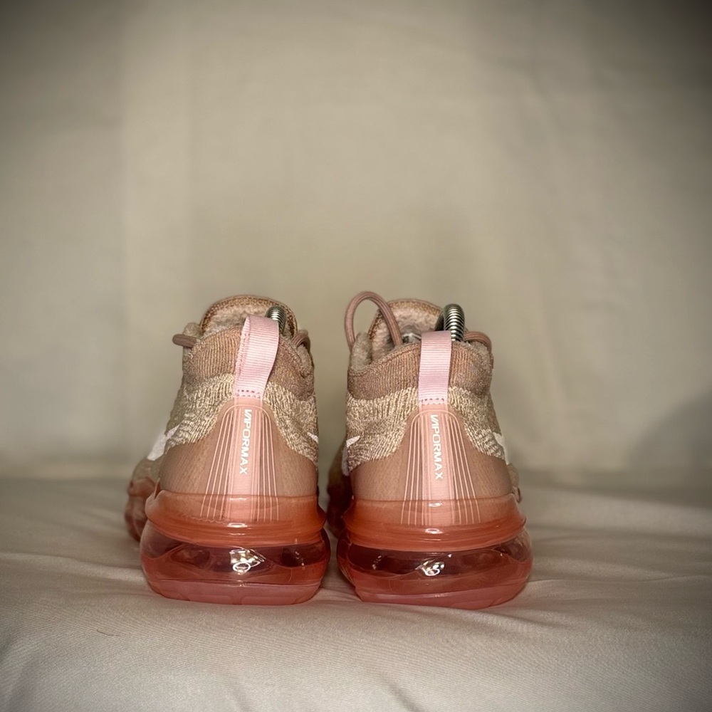 Nike Vapormax Flyknit Women’s Size 9 Oatmeal Pink - Picture 3 of 4